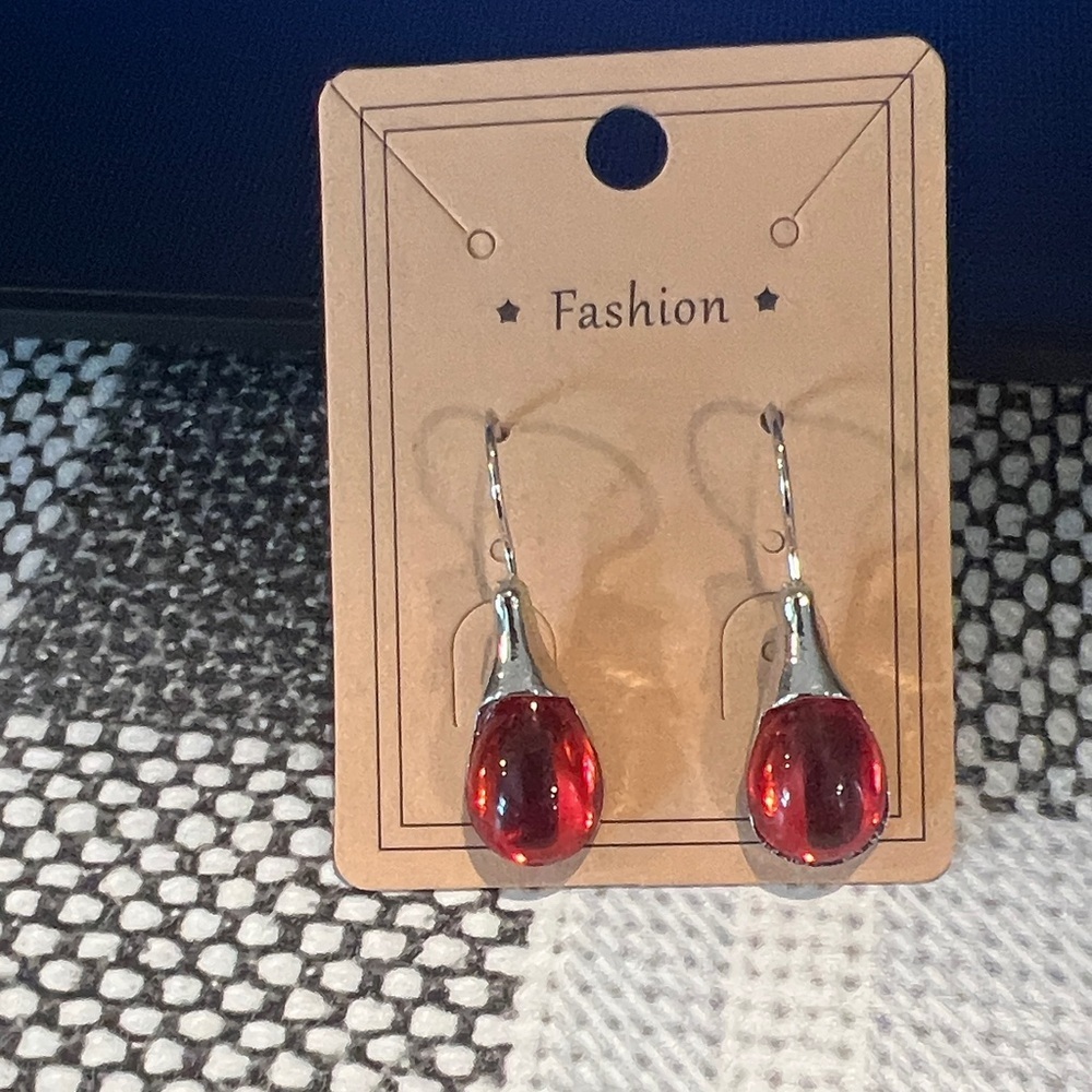 Chic Red Teardrop Earrings